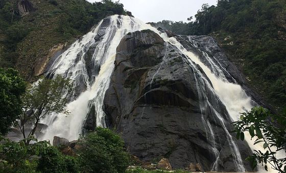 Cachoeira da Fumaça, em Alegre