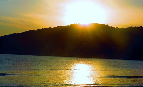 Praia do Guaiúba, em Guarujá